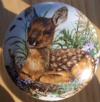 CERAMIC CABINET KNOB KNOBS  WILDLIFE WHITETAIL DEER WHITE TAIL FAWN
